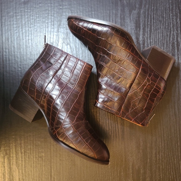 Seychelles Floodplain Booties - Picture 3 of 8